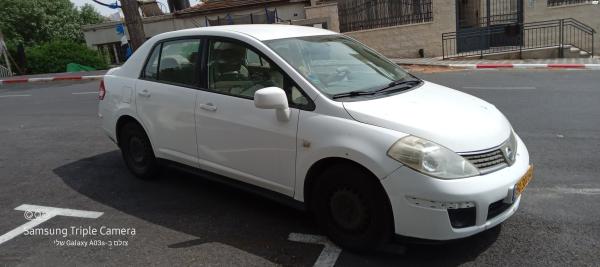 ניסאן טידה (2008)