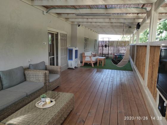 שדרות מנחם בגין 42