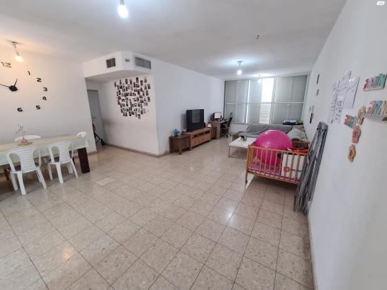 דוד כוכבי 24 (אפריים;סלע)