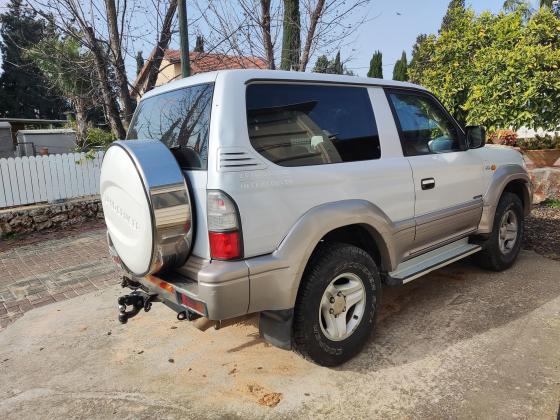 טויוטה לנד קרוזר פרדו קצר (2002)