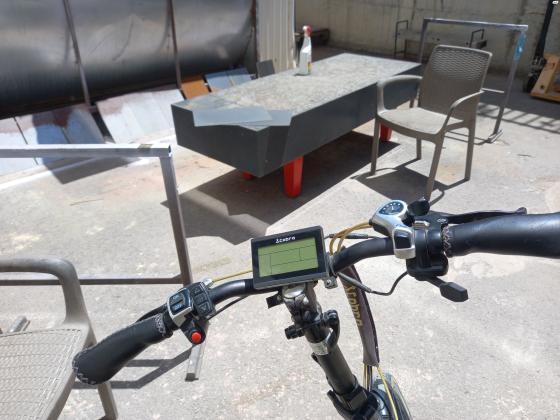 אופניים חשמליים של חברת (קוברה