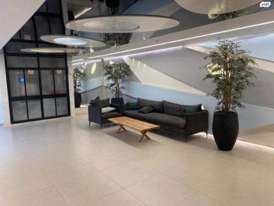 חיים הרצוג 7 (פסגות אפק)