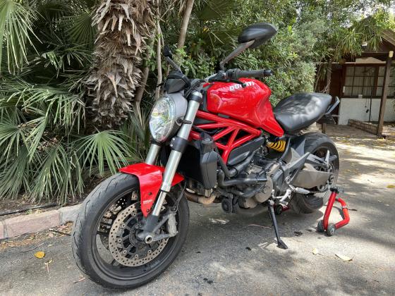 דוקאטי מונסטר 821 (2014)