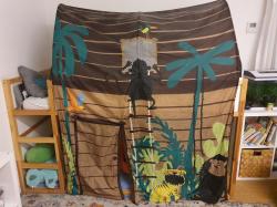מיטת קומותיים עם אוהל ג'ונגל