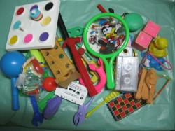 150 צעצועים קטנים לילדים שמורים