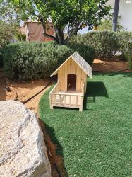 מלונה לכלב קטן לבית ולגינה,מעץ