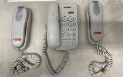 טלפון קווי שלוש יחידות במצב תקין טלפון