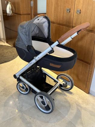 עגלת מוצי אייגו כחדשה כולל