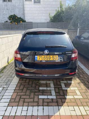 סקודה ראפיד ספייסבק (2015)