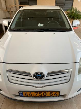 טויוטה אוונסיס (2008)