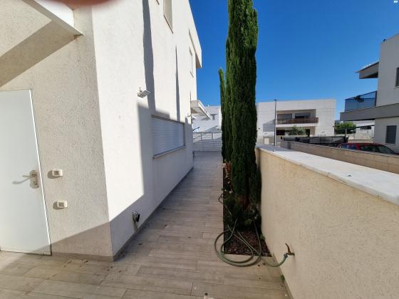 אסתר המלכה 15 (רובע יזרעאל)