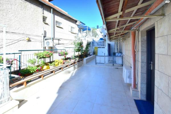 יעקב טהון 18 (קרית היובל)