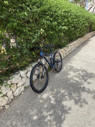 אופני הרים שיכוך מלא של