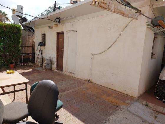 דב הוז 14 (אושיות)