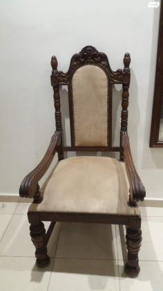 כסאות עתיקים ומיוחדים