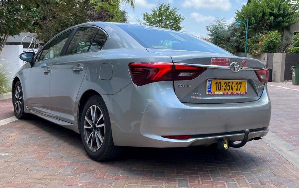 טויוטה אוונסיס (2016)