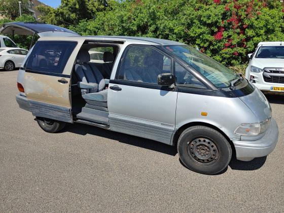 טויוטה פריוויה (1993)