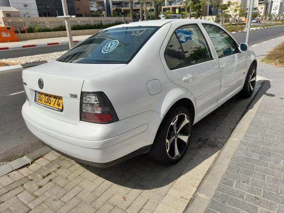 פולקסווגן בורה (2003)