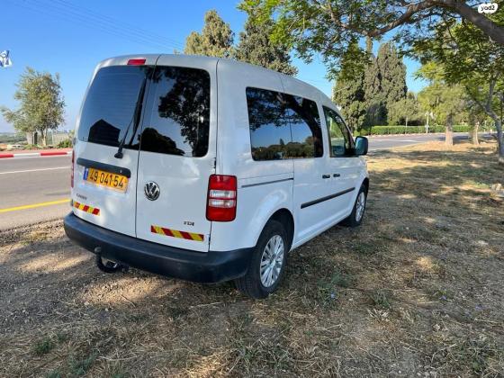 פולקסווגן קאדי (2015)