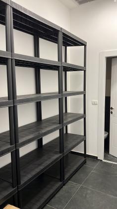 למכירה מדפים של כתר מדפים