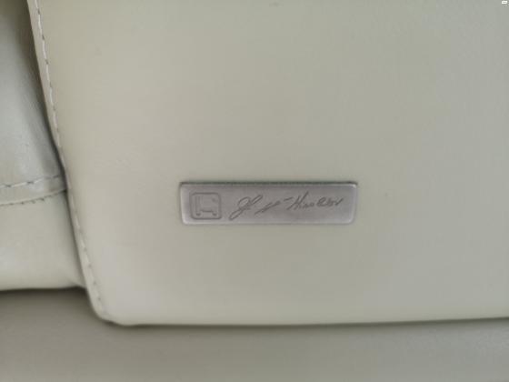 סלון עור יוקרתי של ניקולטי,