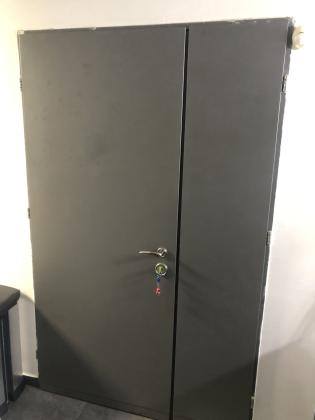 למכירה דלת כניסה ללא משקוףבצבע