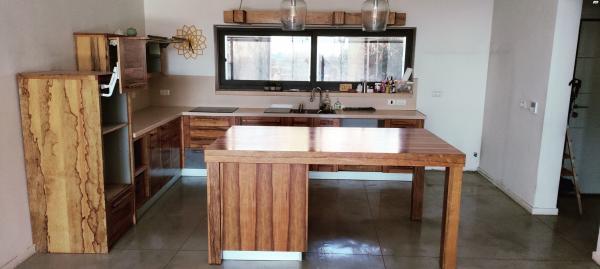 מטבח מעולה מעץ אגוז אפריקאי