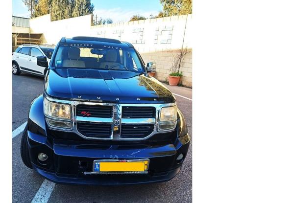 דודג' ניטרו (2010)