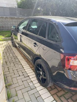 סקודה ראפיד ספייסבק (2015)