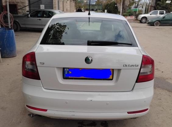 סקודה אוקטביה (2012)