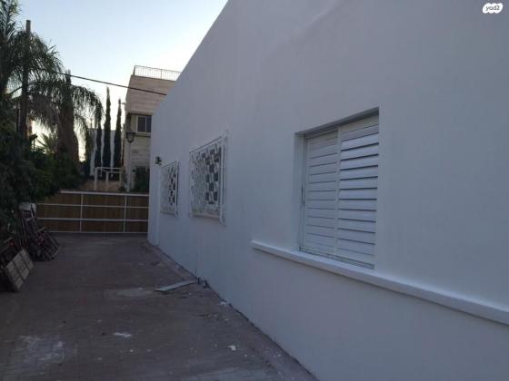 צבי גרץ 4 (המפדה האזרחי)