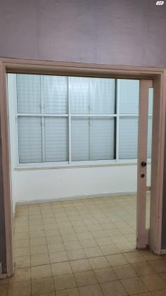 שדרות ירושלים 32 (מרכז העיר)