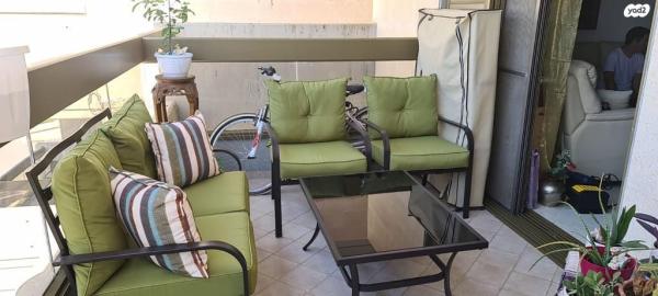 התקווה 12 (מרכז אזרחי)