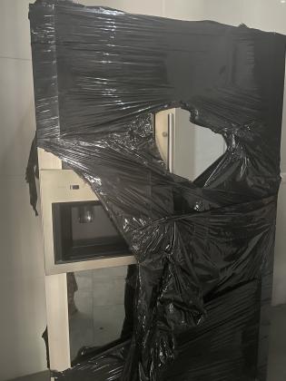 מקרר אמנה מהמם בציפוי מראה כולל קיוסק