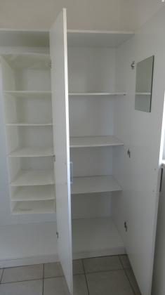 ארון איקאה שתי דלתות לתליה