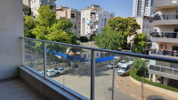 כרמלי 17 (עין גנים)