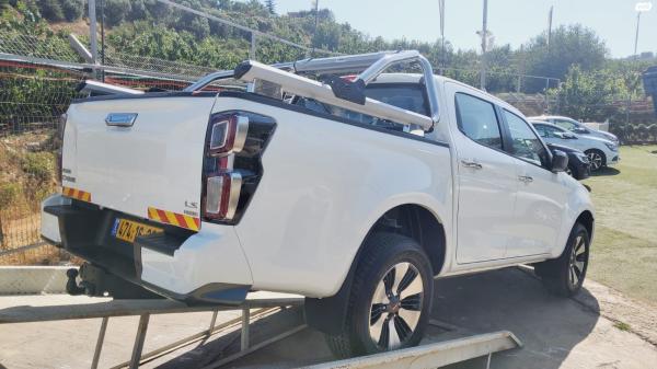 איסוזו 4X4 D-MAX (2021)