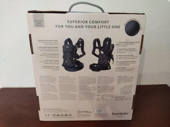 מנשא בייבי ביורן הרמוני איירBabyBjorn