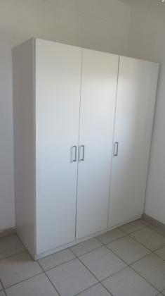 ארון איקאה שתי דלתות לתליה