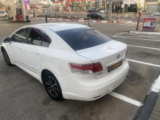 טויוטה אוונסיס (2011)