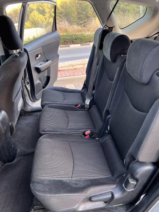 טויוטה פריוס פלוס הייבריד (2018)