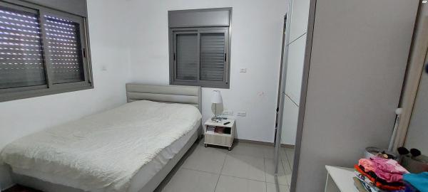 אהוד מנור 4 (תלמי מנשה הצעירה)