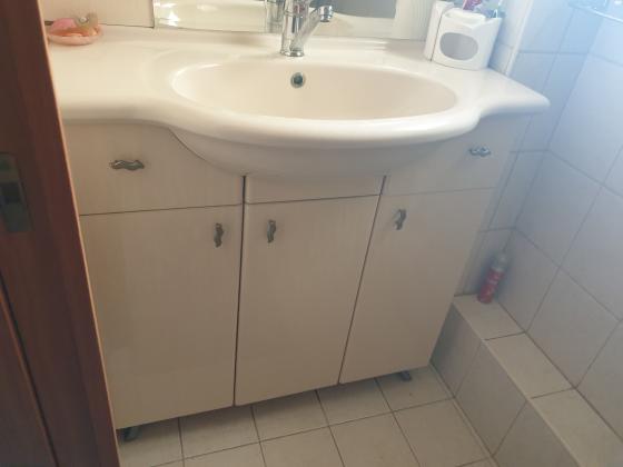 ארון אמבטיה 0