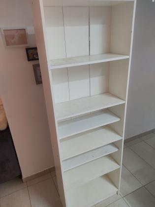 כוננית ספרים של איקאה דגם