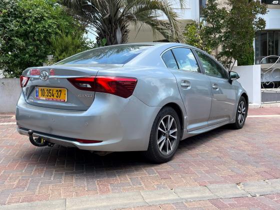 טויוטה אוונסיס (2016)