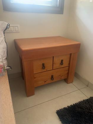 2 שידות לחדר שינה 40