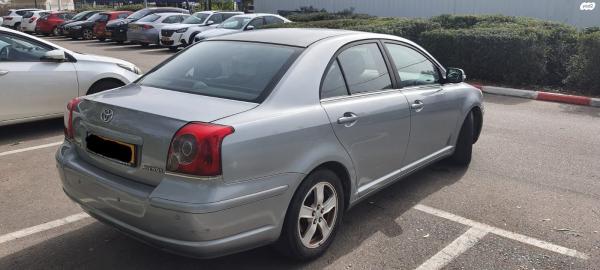 טויוטה אוונסיס (2008)