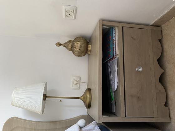 חדר שינה למכירה כולל:מיטה יהודית