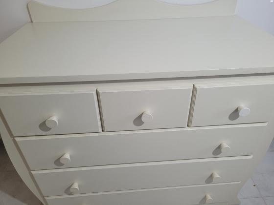 שידת החתלה לבנה מהממת ביופיה!