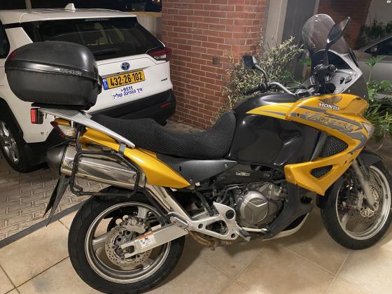 הונדה ואראדרו 1000 (2011)